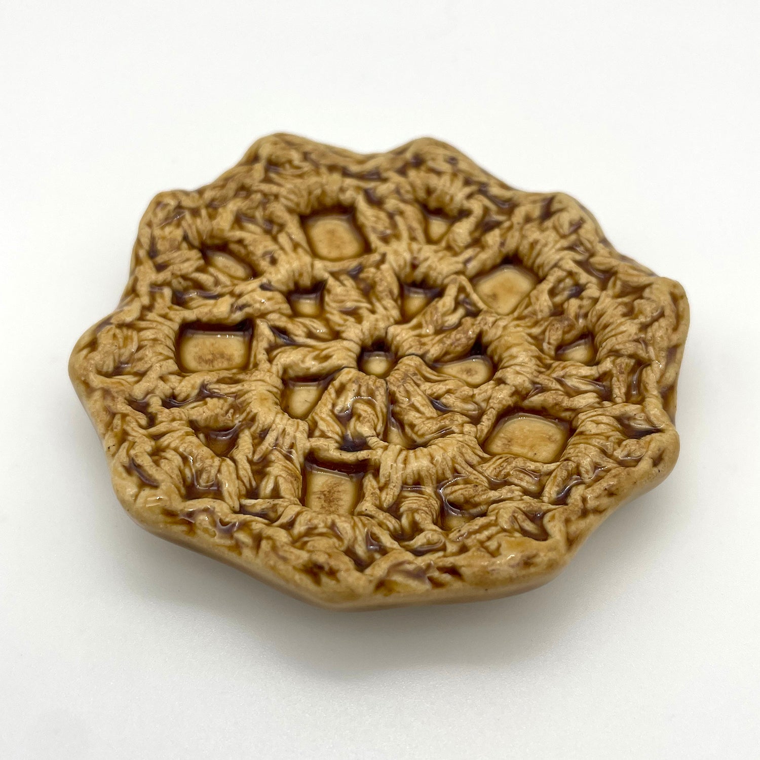 Handcrafted ceramic ring holder – a small crochet-inspired jewelry dish, perfect for rings and earrings mustard yellow