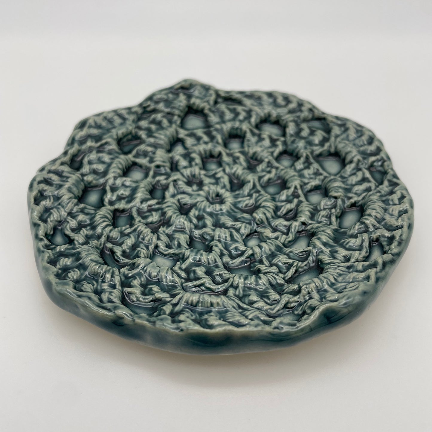 Luxury ceramic ring dish with crochet-inspired texture – large jewelry catch-all tray for elegant storage wholesale