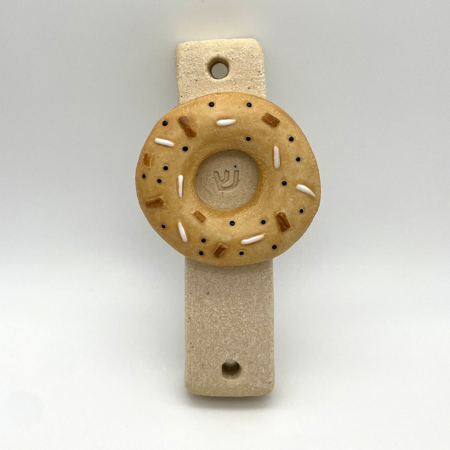 Handmade bagel mezuzah with Jewish decor set – perfect gift for Jewish holidays or housewarming.
