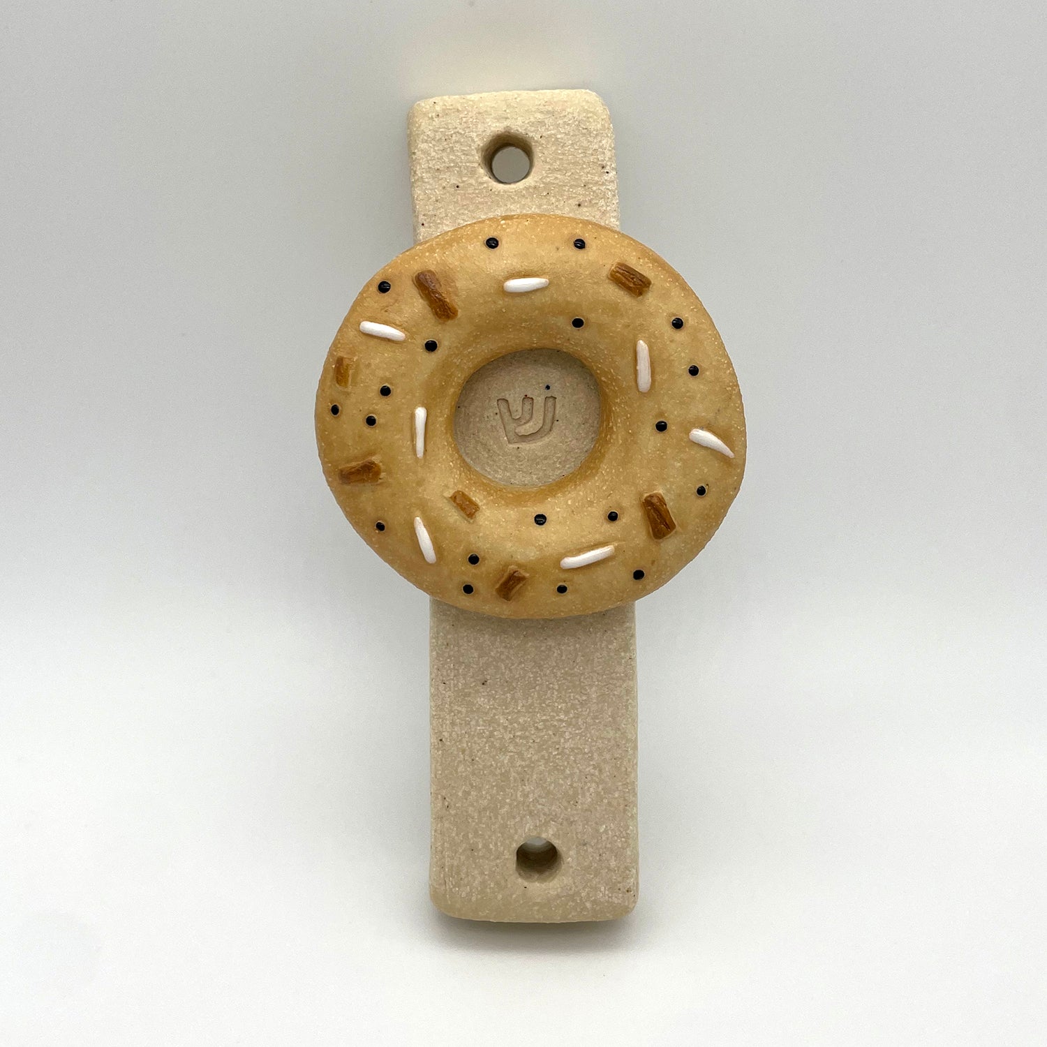 Handmade bagel mezuzah with Jewish decor set – perfect gift for Jewish holidays or housewarming.