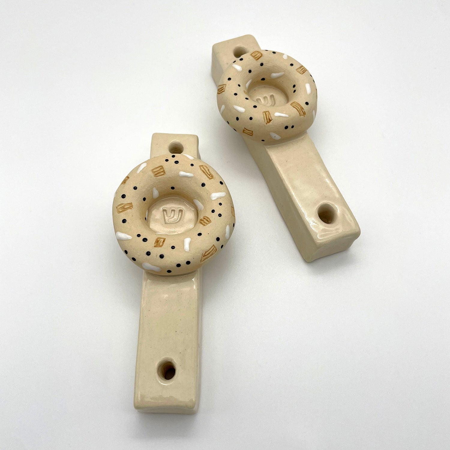 Unique Jewish gift idea – handcrafted bagel mezuzah, ideal for collectors, housewarming gifts, or meaningful Bar Mitzvah presents.
